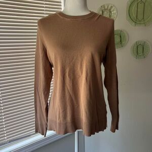 Cozy Tan/Brown Sweater – Classic Neutral Knit for Everyday Wear